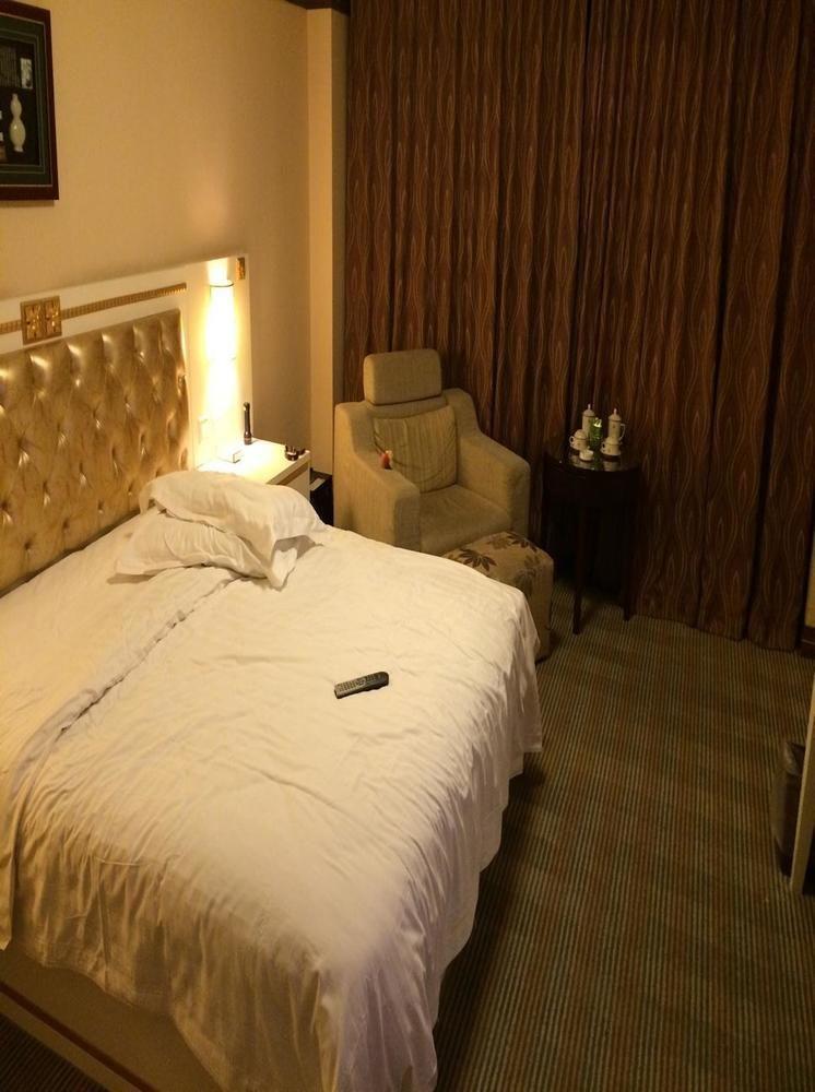 Yantai Asia Hotel Екстер'єр фото